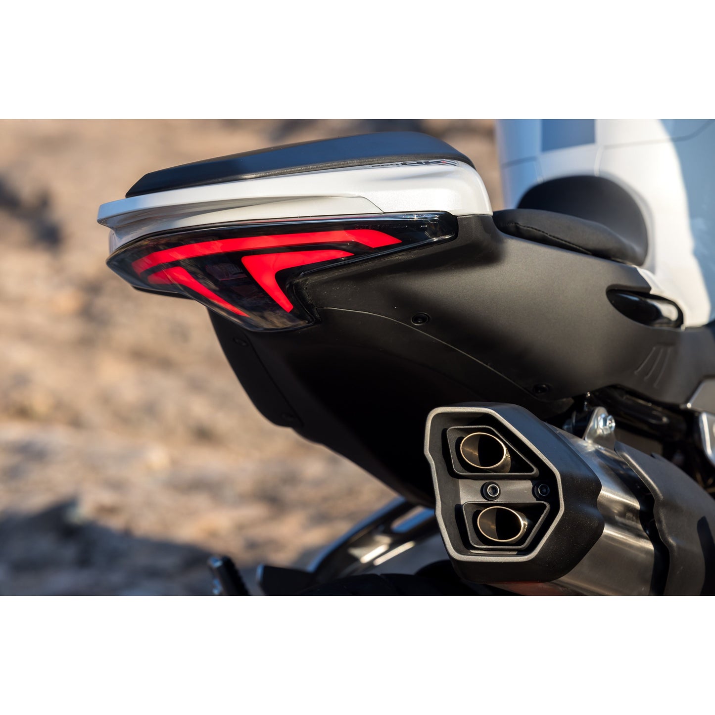 CFMOTO 800 NK NEBULA WHITE
