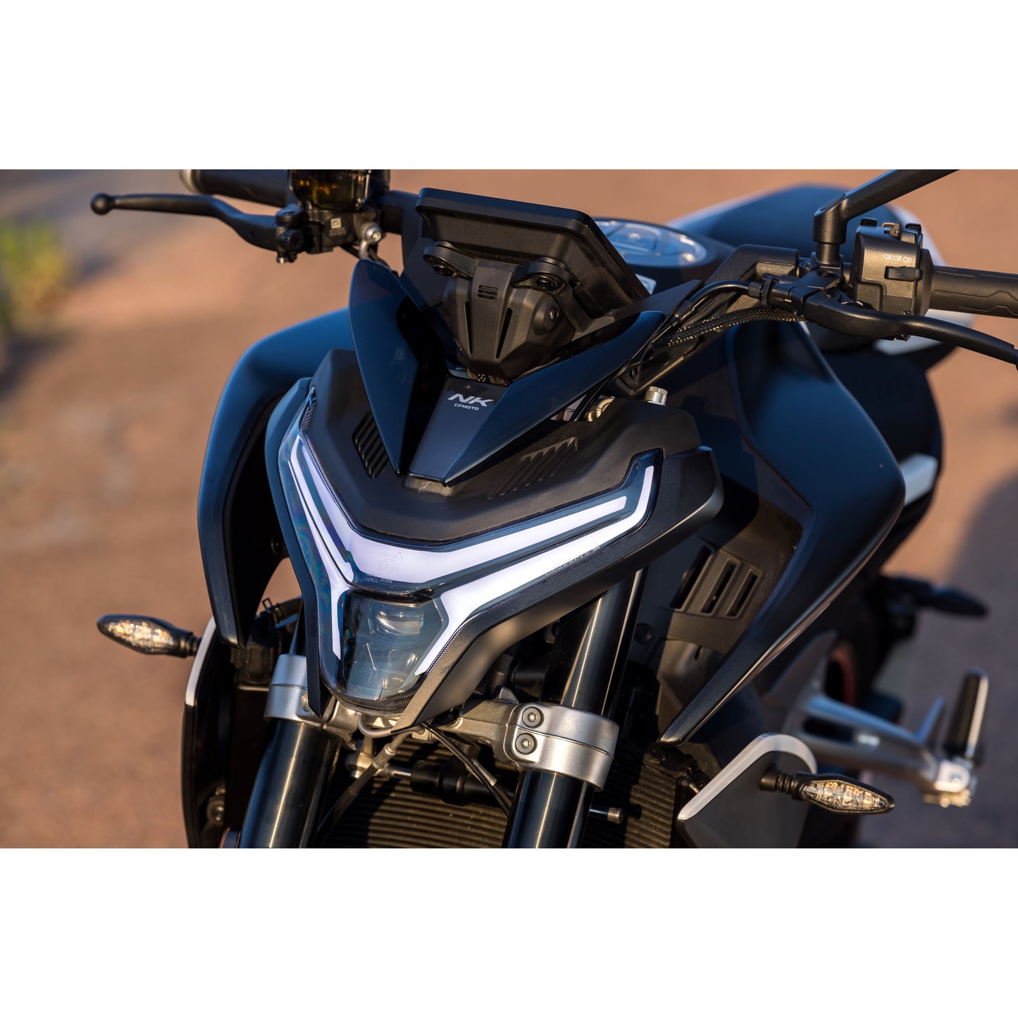 CFMOTO 800 NK NEBULA WHITE