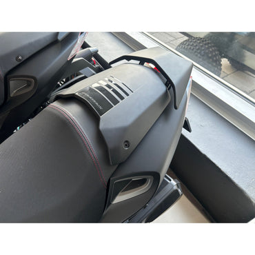 Sadelkåpa Peugeot Speedfight 3 & 4 Mattsvart