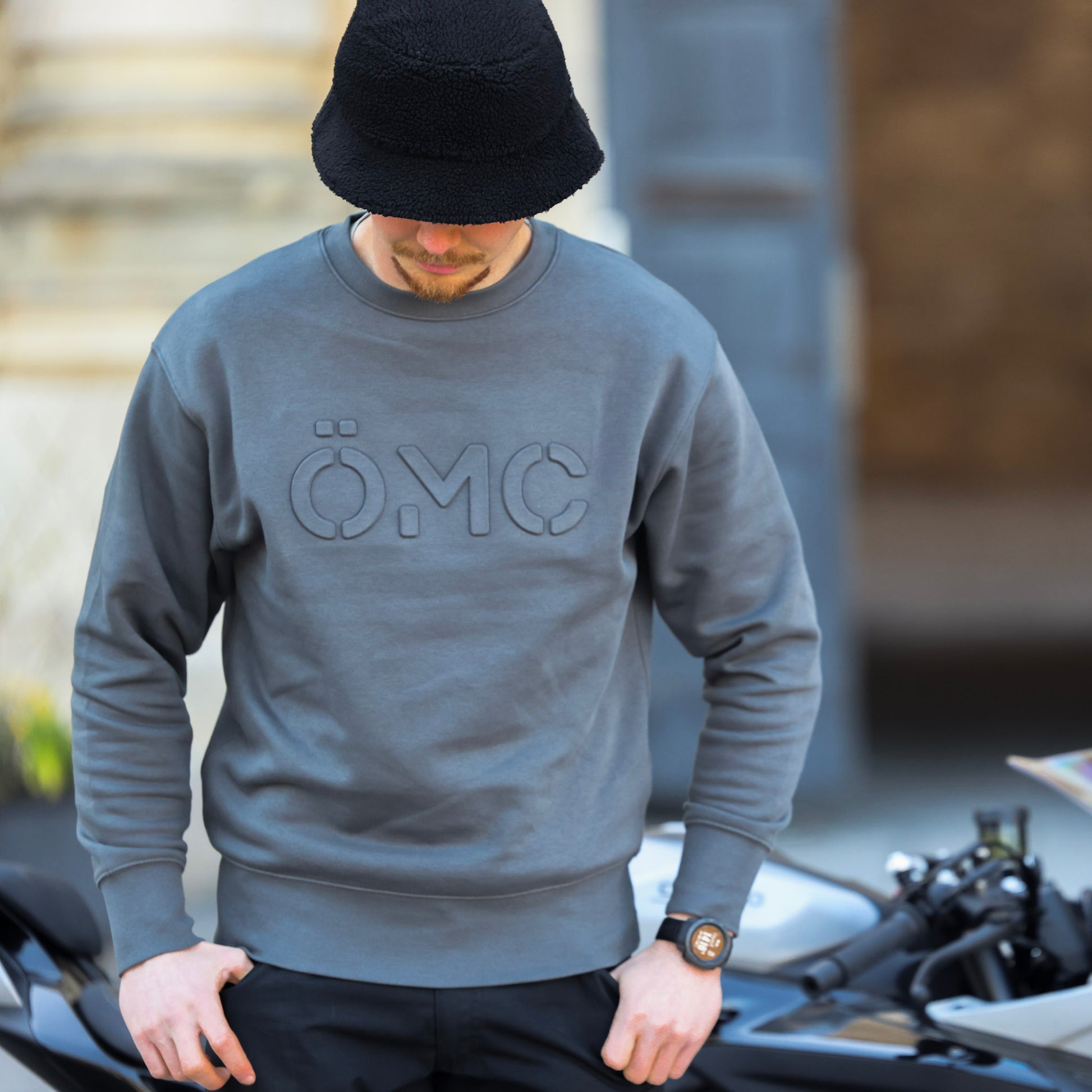ÖMC Sweatshirt Skiffergrå/Grön - ÖREBRO MC SERVICE