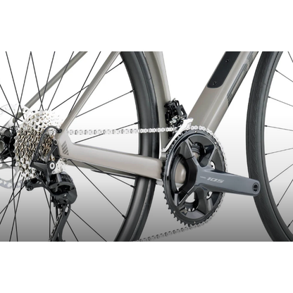 BMC Roadmachine THREE Landvägcykel 2026