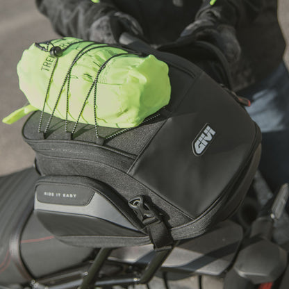 Sadelväska Givi Easy08 Spännremmar 19-23 Liter