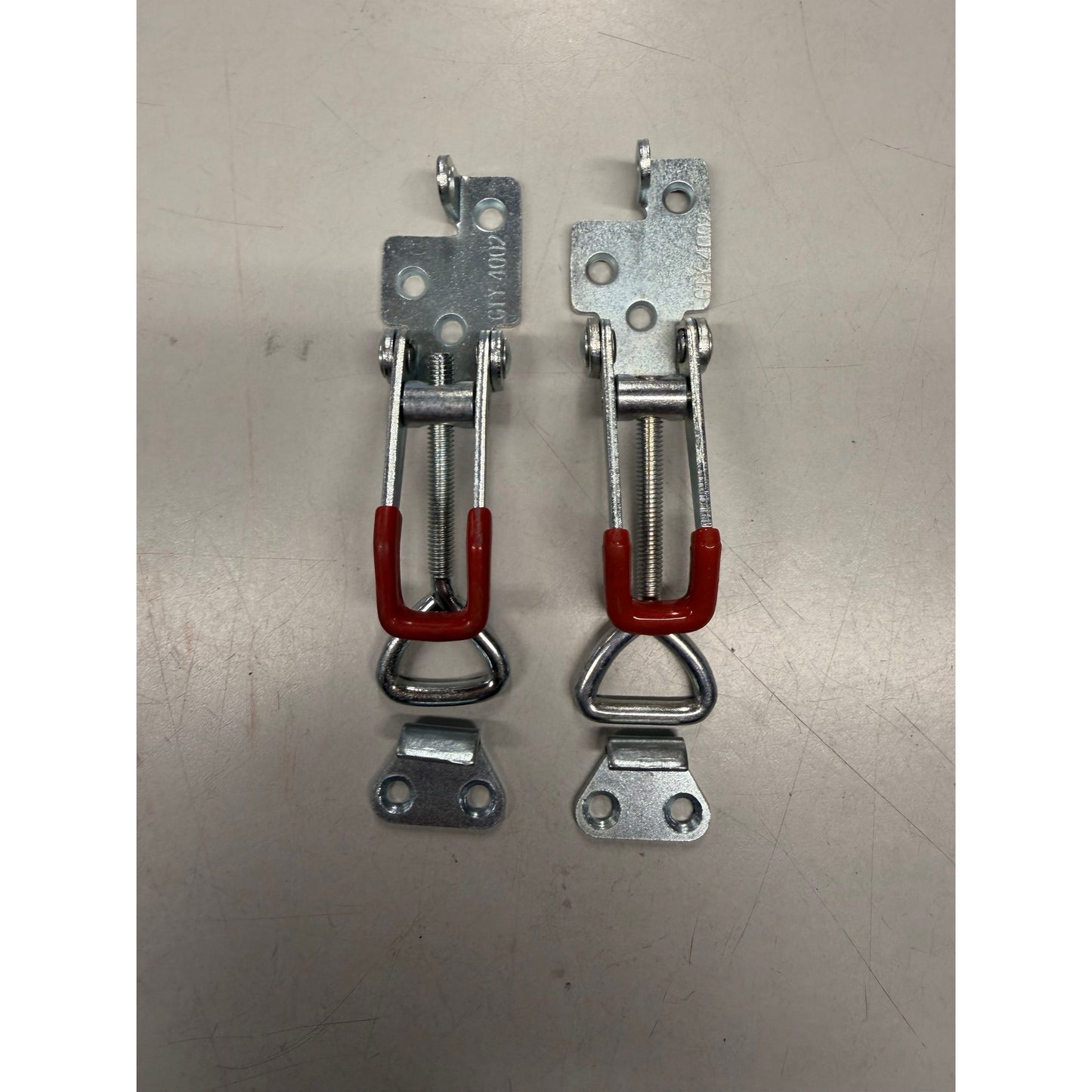 Klämfästen/hasp för lem till ATV vagn