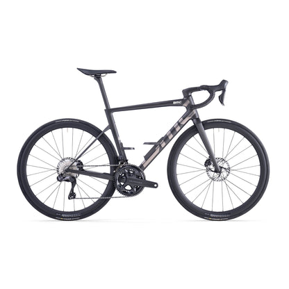 BMC Teammachine SLR 01 FOUR Landvägcykel 2026